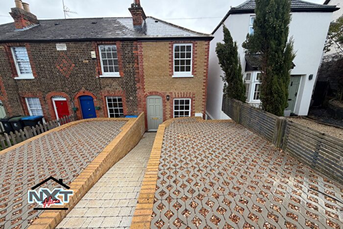 2 Bedroom Cottage To Rent In North End, Buckhurst Hill, Essex, IG9