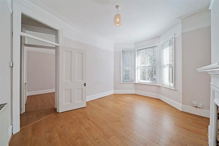 2 Bedroom Property To Rent In Mowll Street, London, SW9