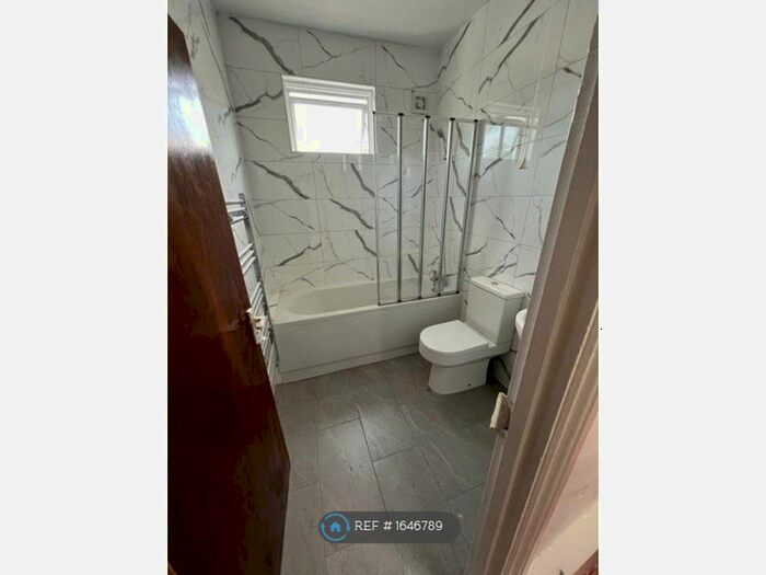 2 Bedroom Flat To Rent In Epsom Road, London, E10