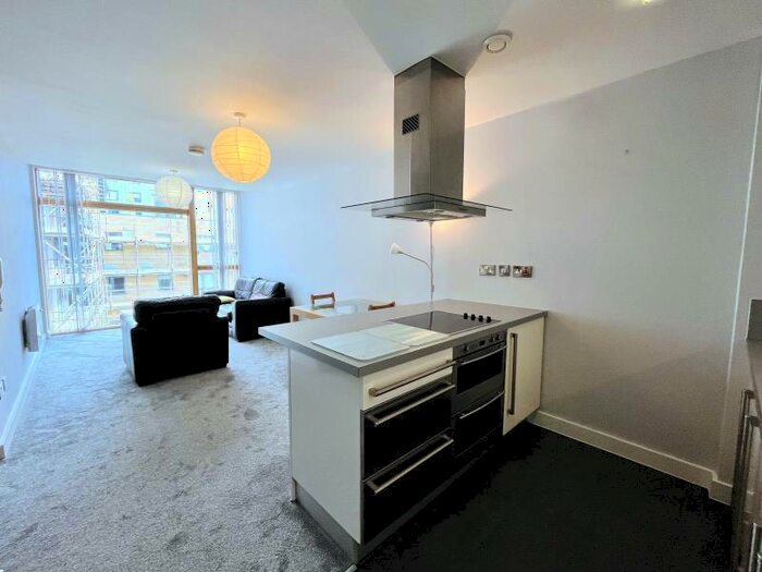 2 Bedroom Apartment To Rent In Design House :: Nq, M4