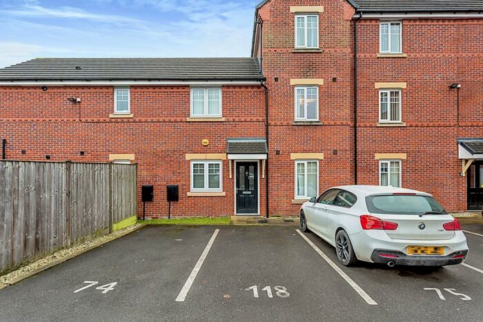 2 Bedroom Flat To Rent In Stancliffe Drive, Pendlebury, Swinton, Manchester, M27