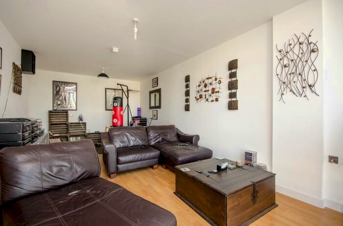 2 Bedroom Flat To Rent In Aurora Building, Stratford, London, E15