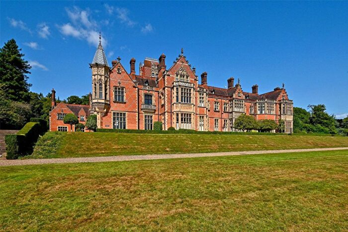 4 Bedroom Flat To Rent In Kingwood, Henley-On-Thames, Oxfordshire, RG9