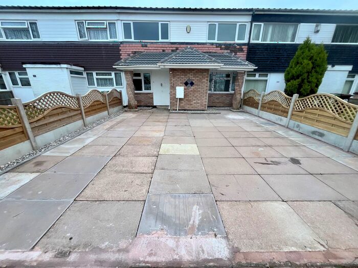 3 Bedroom Terraced House To Rent In Poplar Avenue, Chelmsley Wood, Birmingham, B37