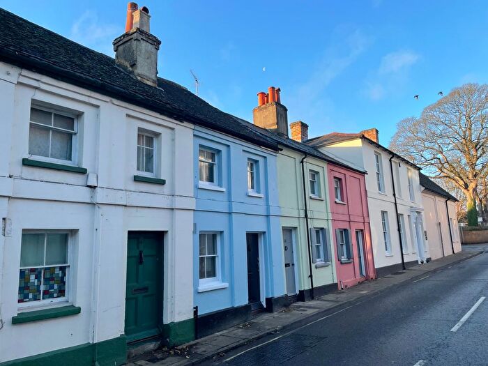 2 Bedroom Terraced House For Sale In Lenten Street, Alton, GU34