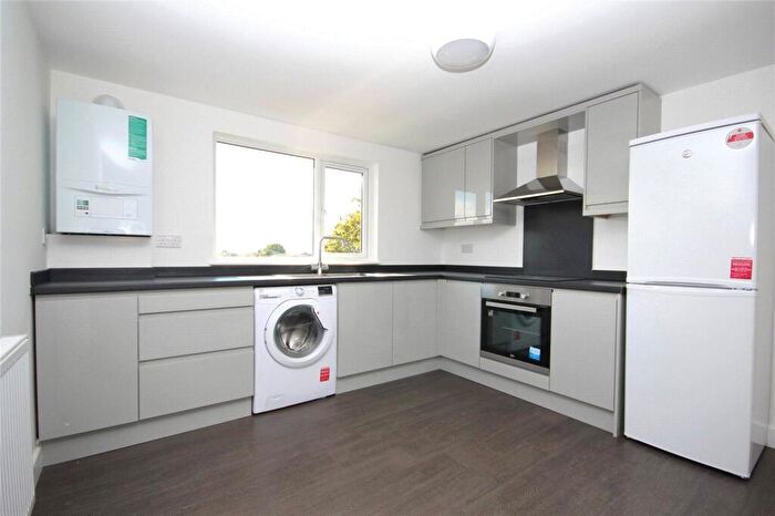 1 Bedroom Apartment To Rent In Chigwell Road, London, E18