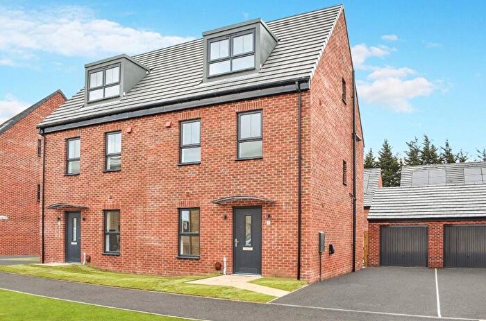 4 Bedroom Semi-Detached House To Rent In Eliza Grant Road, Crossgates, Leeds, LS15