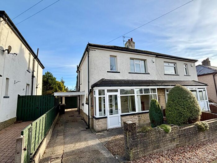 3 Bedroom Semi Detached House For Sale In Oxford Avenue, Guiseley, LS20