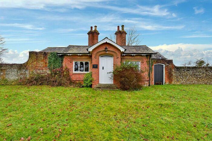 2 Bedroom Bungalow To Rent In Rotherfield Greys, Henley-On-Thames, Oxfordshire, RG9