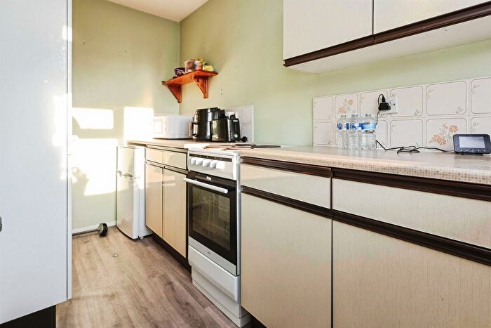 1 Bedroom Flat For Sale In Garratt Close, Oldbury, B68