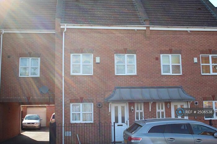 4 Bedroom Terraced House To Rent In Miller Road, Bedford, MK42