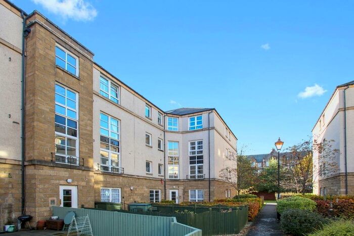 2 Bedroom Flat To Rent In Blandfield, Broughton, Edinburgh, EH7