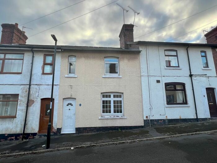 3 Bedroom Property To Rent In Midland Terrace, Barrow Hill, Chesterfield, S43