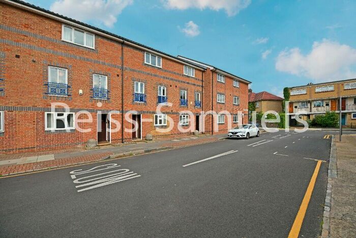 5 Bedroom Terraced House To Rent In Cahir Street, Canary Wharf, London, E14