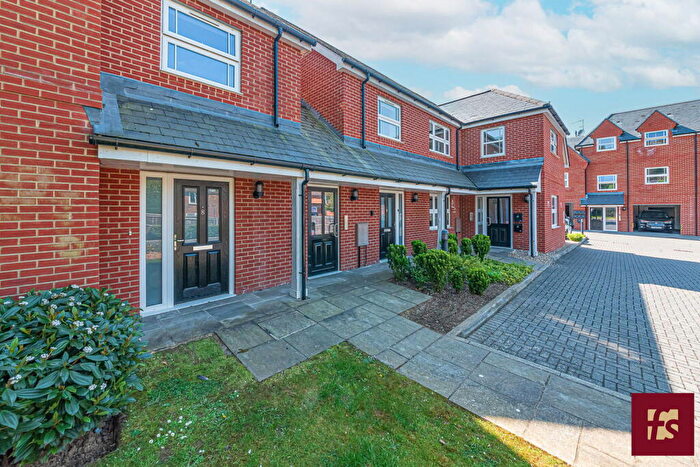 1 Bedroom Apartment For Sale In High Street, Crowthorne, Berkshire, RG45