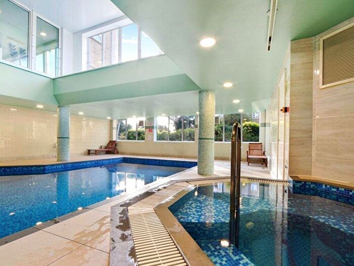 2 Bedroom Flat To Rent In St. Davids Square, London, E14