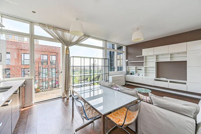 1 Bedroom Flat To Rent In Albany Road, Elephant And Castle, London, SE5