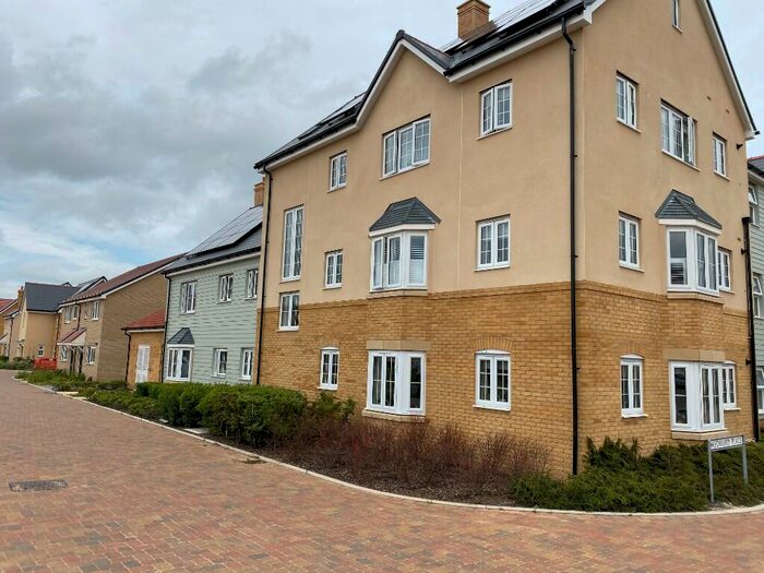 2 Bedroom Apartment To Rent In Henry Crescent, Rochford, Essex, SS4