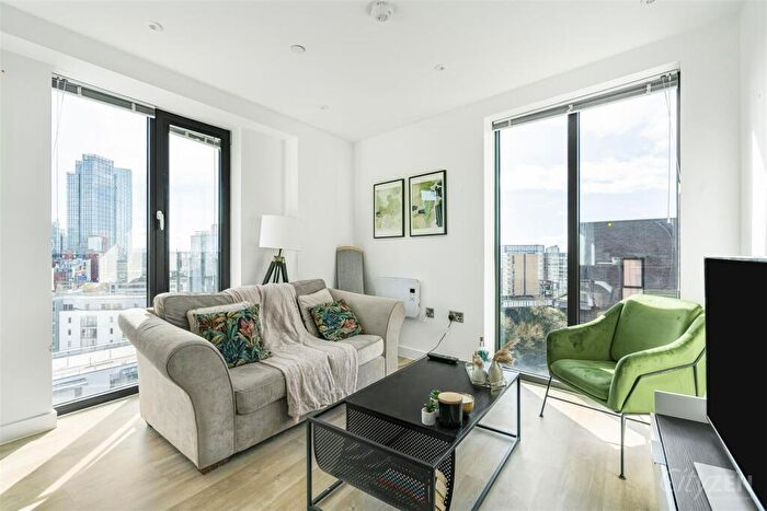 2 Bedroom Flat To Rent In Silkbank Wharf, Derwent Street, Manchester, M5