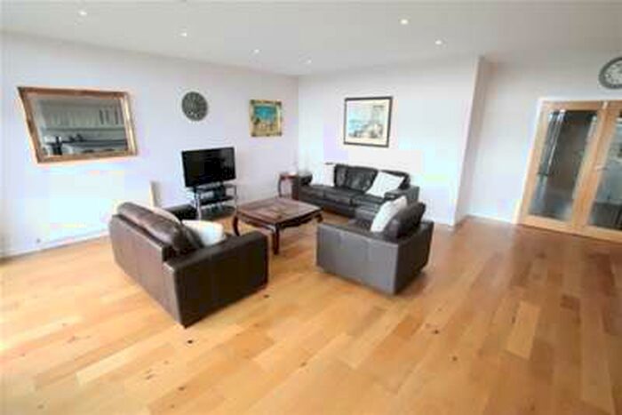 2 Bedroom Flat To Rent In Lancefield Quay, Finnieston, G3