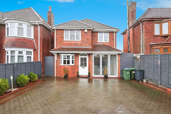 4 Bedroom Detached House For Sale In Oldbury Road, Rowley Regis, B65