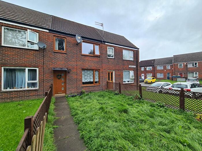 3 Bedroom Town House To Rent In Turbary Walk, Milnrow, Rochdale, OL16