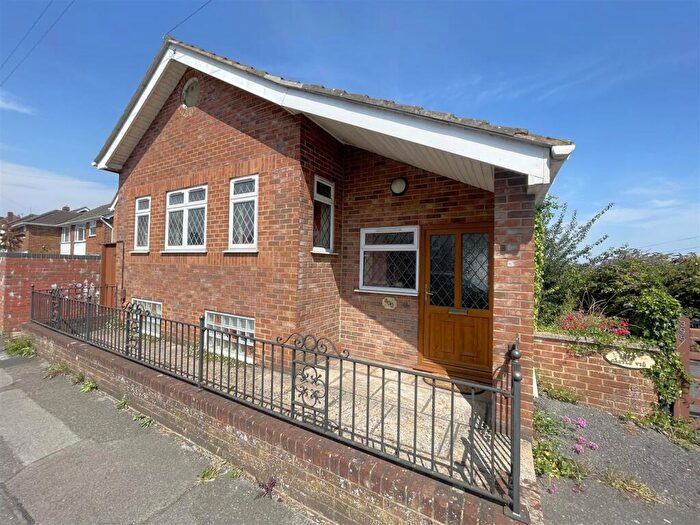 2 Bedroom Semi-Detached House For Sale In Devizes Road, Salisbury, SP2