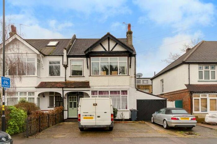 2 Bedroom Flat To Rent In Purley Park Road, Purley, CR8