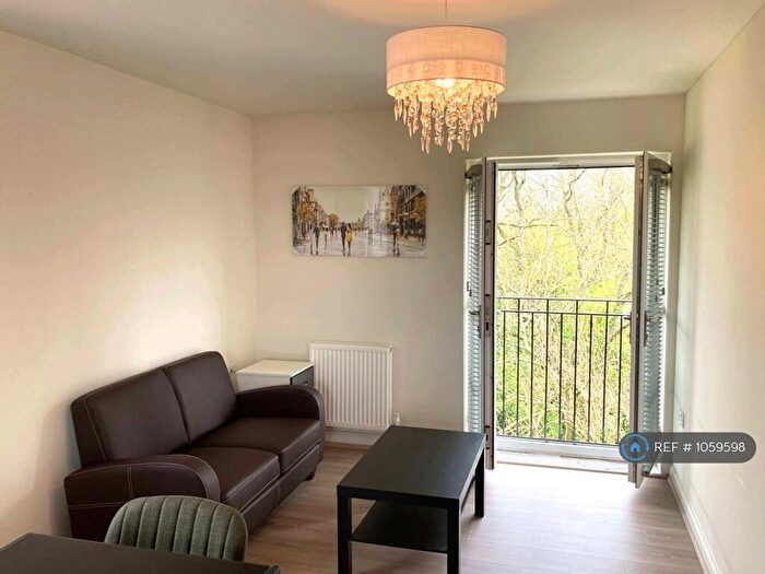 2 Bedroom Flat To Rent In Prior Deram Walk, Coventry, CV4