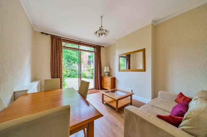 4 Bedroom Property To Rent In Cedar Road, Cricklewood, NW2