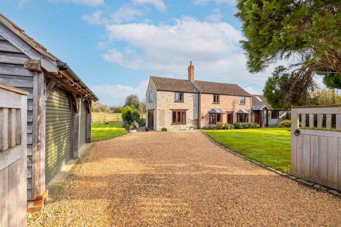 6 Bedroom Detached House For Sale In Charming Bed Detached Cottage In Lovington., BA7