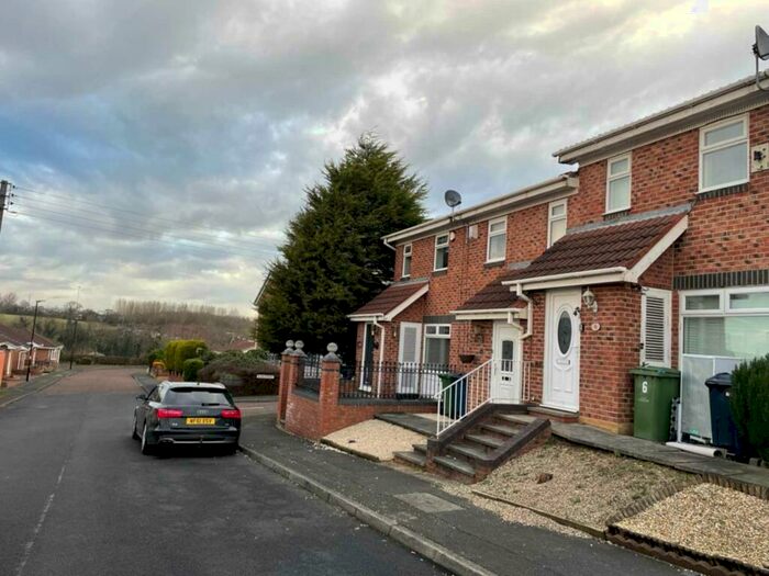 2 Bedroom Semi-Detached House To Rent In Wear Street, Sunderland, SR4
