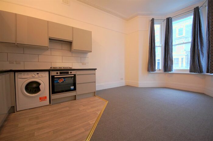 2 Bedroom Flat To Rent In Ongar Road, London, SW6