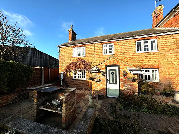 3 Bedroom Character Property To Rent In Bow Brickhill Road, Woburn Sands, Milton Keynes, MK17