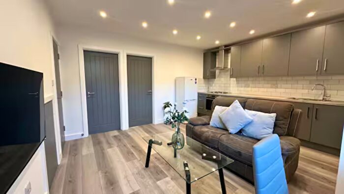 2 Bedroom Flat To Rent In Albany Road, Earlsdon, CV5