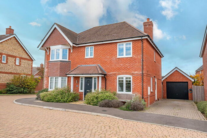 4 Bedroom Detached House For Sale In Edneys Walk, Overton, Basingstoke, RG25