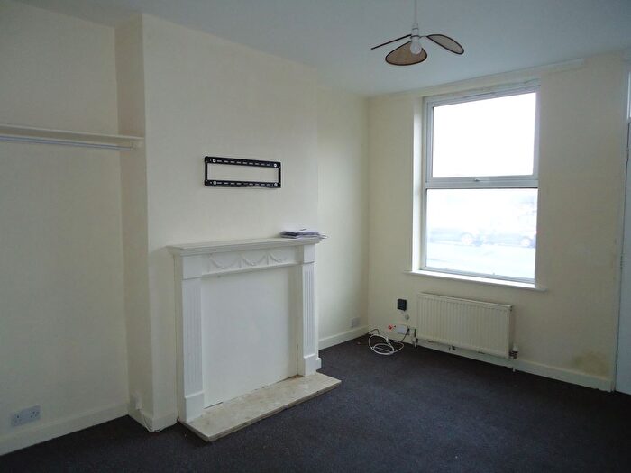 4 Bedroom Terraced House To Rent In Ingleton Street, Leeds, LS11