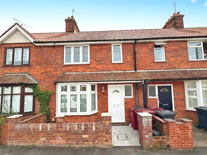 3 Bedroom Terraced House To Rent In Winchester Road, Reading, Berkshire, RG2