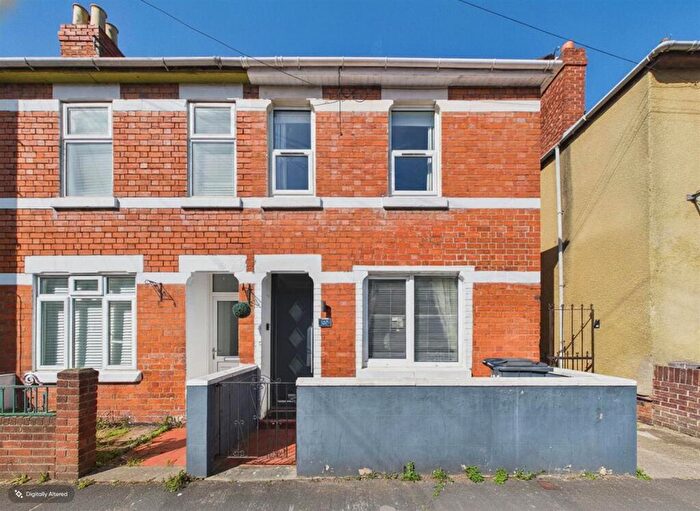 3 Bedroom End Of Terrace House For Sale In Cecil Road, Linden, Gloucester, GL1