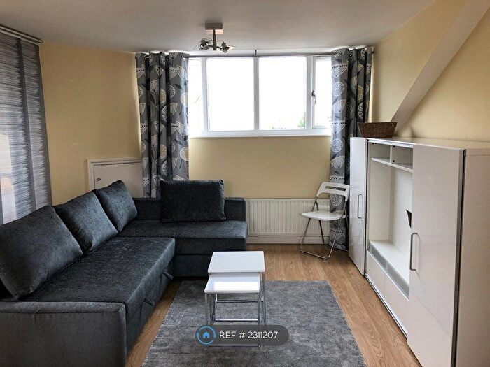 1 Bedroom Flat To Rent In Windsor Road, London, W5