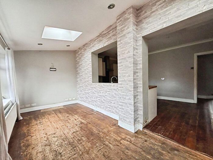 3 Bedroom End Terrace House For Sale In Westcott Road, South Shields, NE34