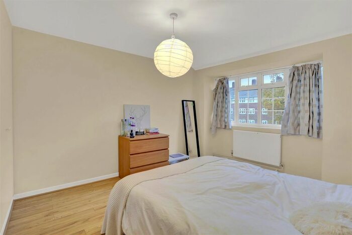 2 Bedroom Flat To Rent In Hambledon Court, The Grove, London, W5