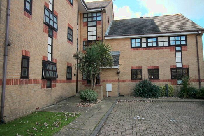 2 Bedroom Flat To Rent In Emerald Quay, Shoreham By Sea BN43