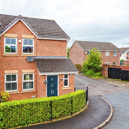 3 Bedroom End Terrace House For Sale In Regency Square, Warrington, WA5