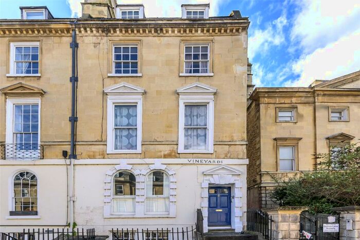 2 Bedroom Apartment To Rent In Vineyards, Bath, BA1