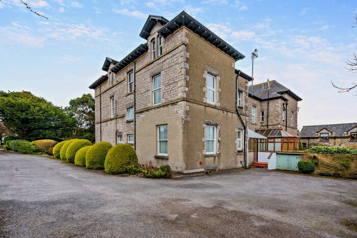 1 Bedroom Flat For Sale In Kentsford Road, Grange-Over-Sands, Cumbria, LA11