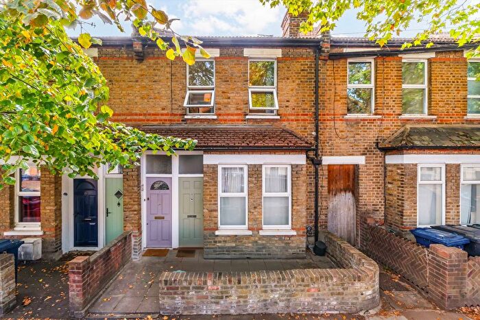1 Bedroom Flat For Sale In Grosvenor Road, Hanwell, W7