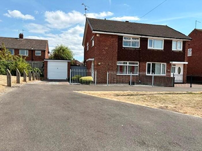 3 Bedroom Semi Detached House For Sale In Motherwell Close, Hull, HU8