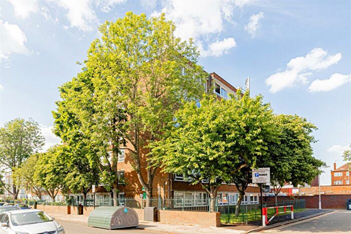 1 Bedroom Flat To Rent In Saltdene, Regina Road, N4