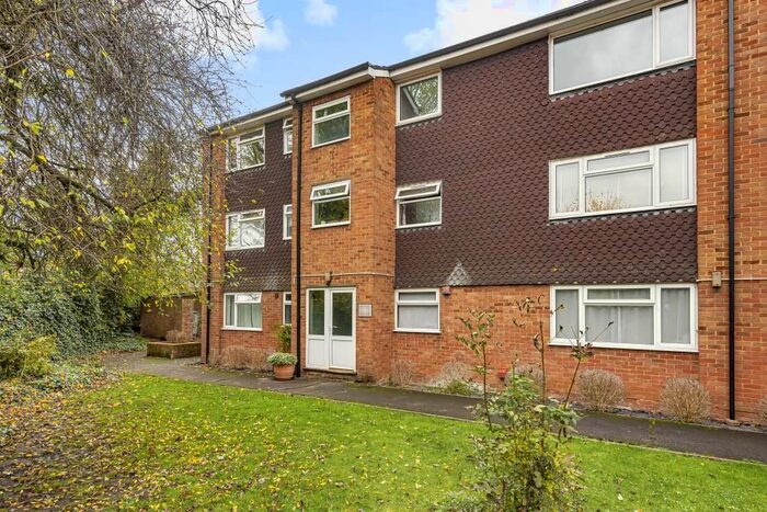 2 Bedroom Flat To Rent In Cippenham, Slough, SL1